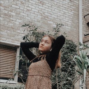 Meet your Posher, Ella